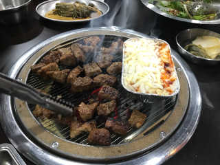[두툼갈비] 두툼갈비 2인분 + 매콤치즈버섯 set — 5점을 준 리뷰어가 2018년 9월 올린 사용 사진