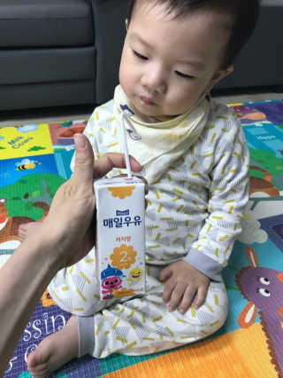 매일우유 멸균 매일우유 저지방 2프로 멸균 핑크퐁 에디션 6입 — 5점을 준 리뷰어가 2017년 12월 올린 사용 사진