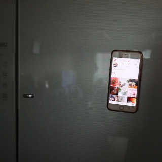 주식회사 디디팝스타일 신개념 특수 거치대 스티키패드 어디든 착착 붙어요 — 4.5점을 준 리뷰어가 2018년 2월 올린 사용 사진