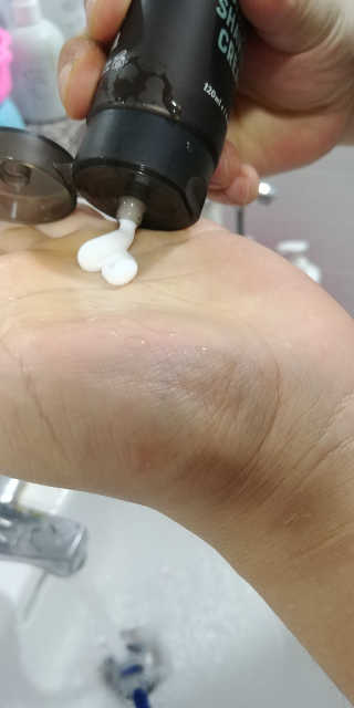 [저자극 쉐이빙] 바르테라 컴포트 쉐이빙 크림 — 5점을 준 리뷰어가 2020년 3월 올린 사용 사진