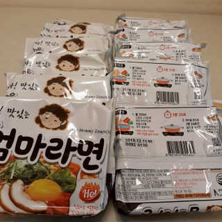 라면 그대로가 제일 맛있는 더엄마라면 — 4.5점을 준 리뷰어가 2019년 7월 올린 사용 사진