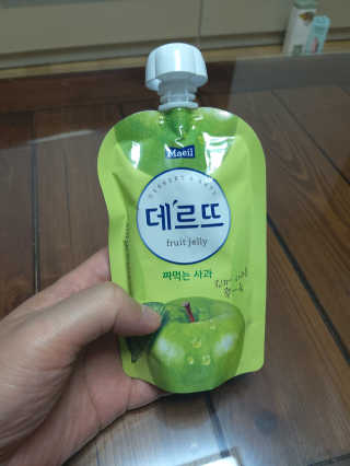 데르뜨 떠먹는 과일 3종, 짜먹는 과일 2종 총 10개 체험 — 5점을 준 리뷰어가 2020년 3월 올린 사용 사진