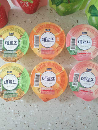 데르뜨 떠먹는 과일 3종, 짜먹는 과일 2종 총 10개 체험 — 4점을 준 리뷰어가 2020년 3월 올린 사용 사진