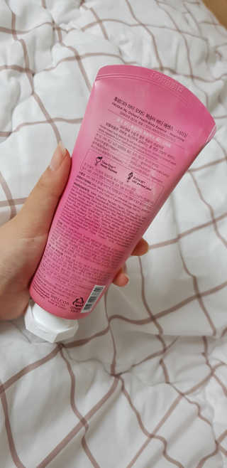 [후르디아] 복숭아 바디워시+바디에센스 세트 — 5점을 준 리뷰어가 2019년 7월 올린 사용 사진