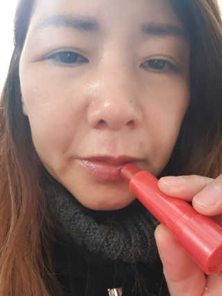 블리스텍스 립 릴리프 크림 립밤, 립 바이브런스 립밤 — 5점을 준 리뷰어가 2018년 11월 올린 사용 사진