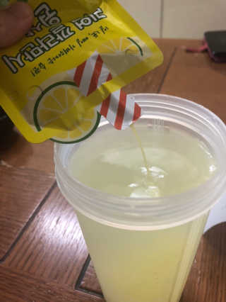 장수농가 리얼깔라만시 원샷 50ml 10팩+보틀 — 4점을 준 리뷰어가 2019년 5월 올린 사용 사진
