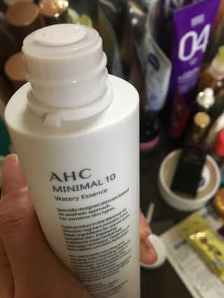 AHC 에이 에이치 씨 미니멀 10 워터리 에센스 — 5점을 준 리뷰어가 2018년 12월 올린 사용 사진