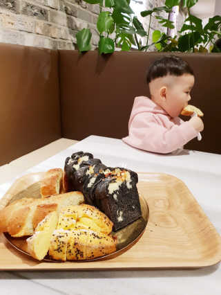 보네르아띠 부천점 [보네르아띠 부천상동점] 내맘대로 빵+아메리카노 2잔 — 5점을 준 리뷰어가 2018년 10월 올린 사용 사진