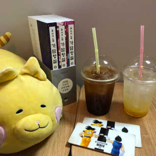 [공간 만화카페] 1인당 3시간 이용+음료 1잔, 2인Set — 3.5점을 준 리뷰어가 2019년 6월 올린 사용 사진