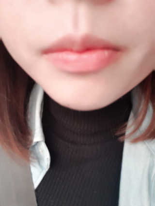 터치인솔 프리티필터 쉬폰 벨벳 립틴트 비비드팝 컬렉션 — 5점을 준 리뷰어가 2019년 3월 올린 사용 사진
