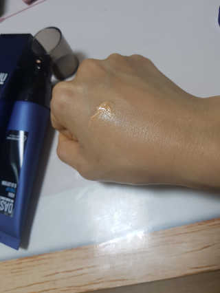 다슈코리아 다슈 맨즈 톤 업 비비로션 40ml — 4.67점을 준 리뷰어가 2018년 5월 올린 사용 사진