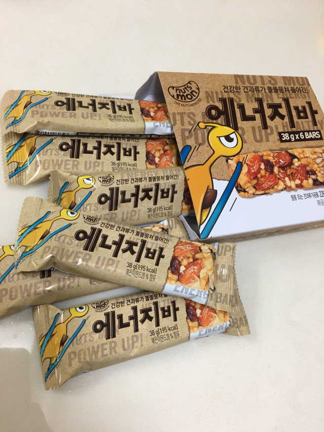 견과가 똘똘 뭉쳐들어간 넛츠몬 에너지바 1BOX 6개입 리뷰 사진