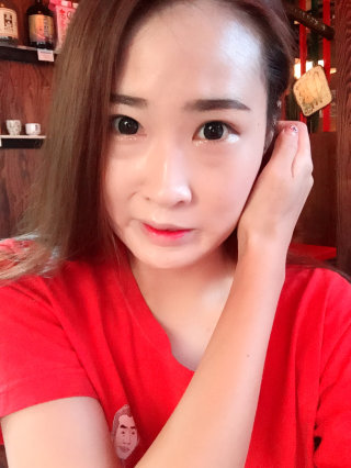 딜라잇18 홀리몰리 글리터라이너 — 4점을 준 리뷰어가 2016년 8월 올린 사용 사진