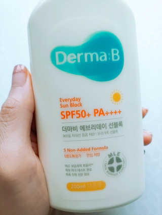 더마비 에브리데이 선블록 SPF50+ PA++++ — 5점을 준 리뷰어가 2019년 4월 올린 사용 사진