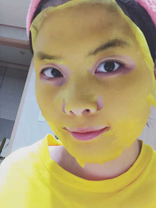 GoodDay Skincare GoodDay 강황 마스크 — 3점을 준 리뷰어가 2019년 5월 올린 사용 사진