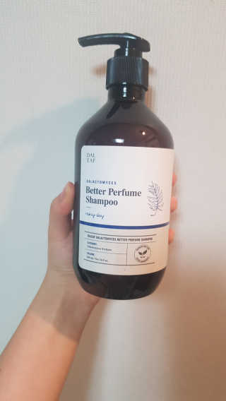 달리프 베러 퍼퓸 샴푸 1000ml 레이니데이 or 일랑로즈 — 5점을 준 리뷰어가 2020년 2월 올린 사용 사진