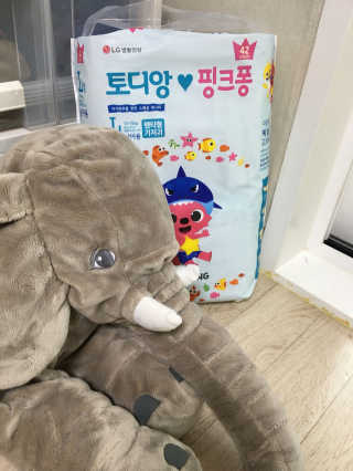 LG생활건강 토디앙 핑크퐁 팬티형 기저귀 — 5점을 준 리뷰어가 2017년 4월 올린 사용 사진