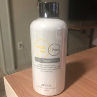 이솔화장품 이솔 세범 리스 포어 토너 200ml — 4.67점을 준 리뷰어가 2018년 8월 올린 사용 사진