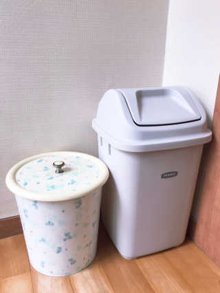 창신리빙 프랑코 퍼블릭 스윙 휴지통 10L, 25L, 35L — 5점을 준 리뷰어가 2019년 9월 올린 사용 사진