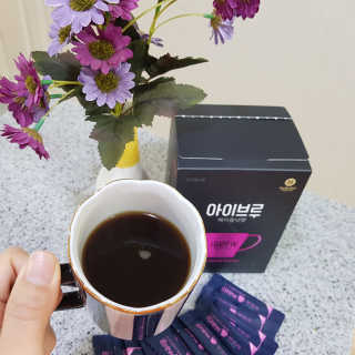 한국맥널티 아이브루 헤이즐넛향 100T — 5점을 준 리뷰어가 2019년 11월 올린 사용 사진