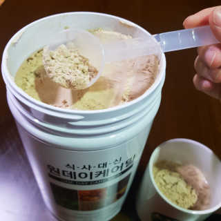 (주)이스터비엔에프 식사대용선식 원데이케어밀 1KG 대용량 — 5점을 준 리뷰어가 2019년 1월 올린 사용 사진