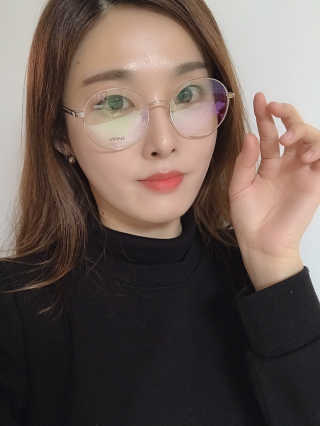 다온 1만원대 동글이안경  잘나가는 3가지 칼라 — 5점을 준 리뷰어가 2019년 1월 올린 사용 사진