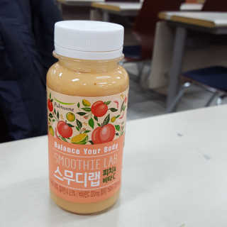 풀무원 스무디랩 피치&비타 — 5점을 준 리뷰어가 2017년 11월 올린 사용 사진