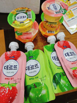 데르뜨 떠먹는 과일 3종, 짜먹는 과일 2종 총 10개 체험 — 5점을 준 리뷰어가 2020년 3월 올린 사용 사진