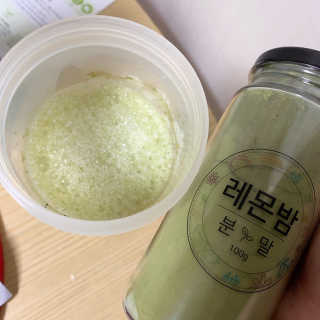 초능력 국내산 레몬밤 분말 — 5점을 준 리뷰어가 2019년 8월 올린 사용 사진