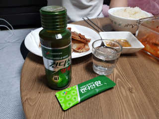 헛개컨디션 [헛캐 컨디션] NEW 컨디션 환 10포 + 컨디션 2병 — 5점을 준 리뷰어가 2019년 4월 올린 사용 사진