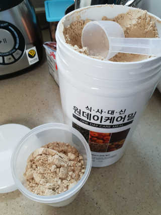 (주)이스터비엔에프 식사대용선식 원데이케어밀 1KG 대용량 — 5점을 준 리뷰어가 2019년 1월 올린 사용 사진