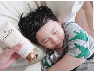 뷰티여우_아토클리닉 [아토클리닉] 아기들이 쓰는 보습, 진정 수딩젤 2개 — 4점을 준 리뷰어가 2019년 5월 올린 사용 사진