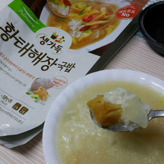 [풀무원] 사골곰탕국밥 황태해장국밥 — 4.83점을 준 리뷰어가 2018년 6월 올린 사용 사진