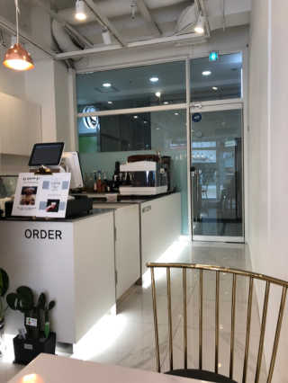 메이젠 인천논현점 [메이젠_논현]샌드위치 4개,소금커피,밀크티,마카롱 — 5점을 준 리뷰어가 2019년 3월 올린 사용 사진