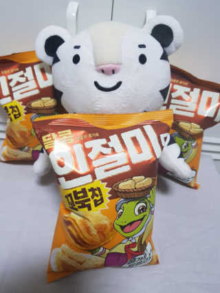 꼬북칩 달콩인절미맛 12봉지 — 5점을 준 리뷰어가 2019년 12월 올린 사용 사진
