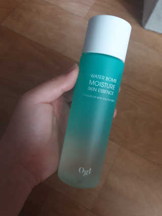 오지아이 워터 밤 모이스처 스킨 에센스 180ml — 5점을 준 리뷰어가 2019년 12월 올린 사용 사진