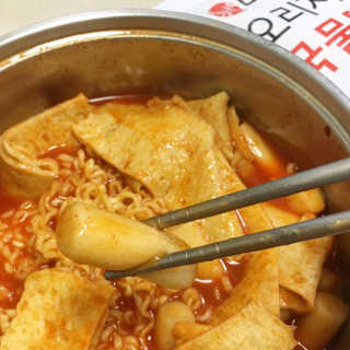 홍대미미네국물떡볶이 [홍대미미네]오리지널 국물 떡볶이4팩 + 라면사리 — 5점을 준 리뷰어가 2019년 5월 올린 사용 사진