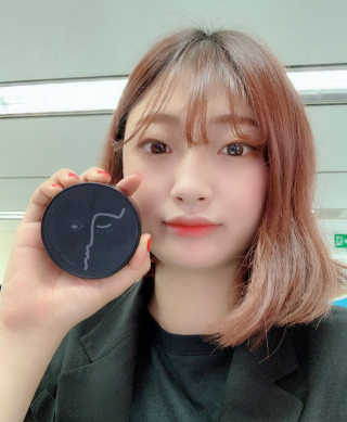 자빈드서울 윙크 파운데이션 팩트 — 5점을 준 리뷰어가 2019년 6월 올린 사용 사진