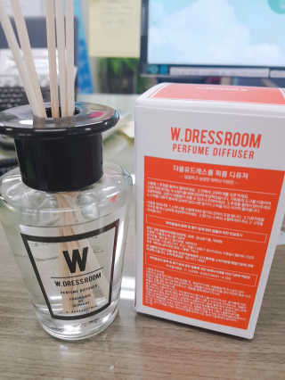 더블유드레스룸 퍼퓸 디퓨저 70ml — 3점을 준 리뷰어가 2018년 7월 올린 사용 사진