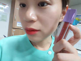 [블랙루즈] 에어 핏 벨벳 틴트 시즌2 中 택1+랜덤1 — 5점을 준 리뷰어가 2018년 10월 올린 사용 사진