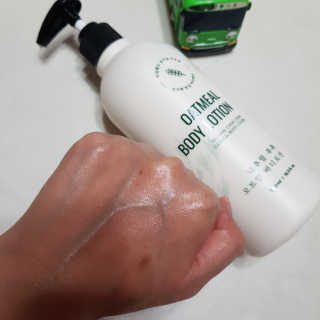 (주)에네스티 내추럴 촉촉  오트밀 바디로션 500ml — 4점을 준 리뷰어가 2019년 8월 올린 사용 사진