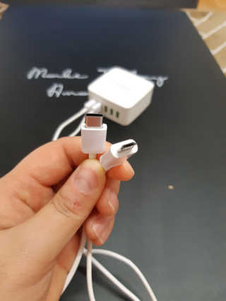 아이오티코리아 아이오티 5포트 USB 멀티 충전기 — 5점을 준 리뷰어가 2019년 2월 올린 사용 사진