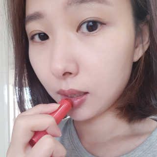 블리스텍스 립 릴리프 크림 립밤, 립 바이브런스 립밤 — 5점을 준 리뷰어가 2018년 11월 올린 사용 사진