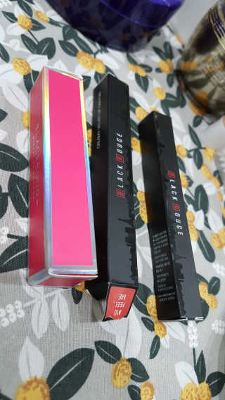 [블랙루즈] 에어 핏 촉촉틴트 + 크리미 벨벳 립크레용 — 4점을 준 리뷰어가 2018년 7월 올린 사용 사진