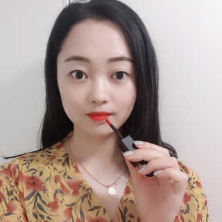우드버리 울트라 에이치디 스무디 벨벳 틴트 — 5점을 준 리뷰어가 2019년 6월 올린 사용 사진