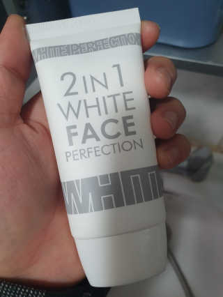 피움 스킨바리스타 2in1 화이트 페이스 퍼펙션 50ml — 5점을 준 리뷰어가 2019년 7월 올린 사용 사진