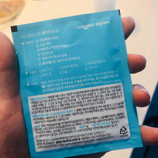 미니멀레시피 생리티슈H 12매 2EA — 4점을 준 리뷰어가 2020년 3월 올린 사용 사진