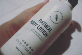 (주)에네스티 내추럴 촉촉  오트밀 바디로션 500ml — 4.5점을 준 리뷰어가 2019년 12월 올린 사용 사진