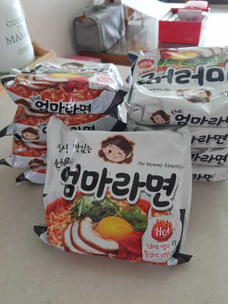 라면 그대로가 제일 맛있는 더엄마라면 — 5점을 준 리뷰어가 2019년 7월 올린 사용 사진