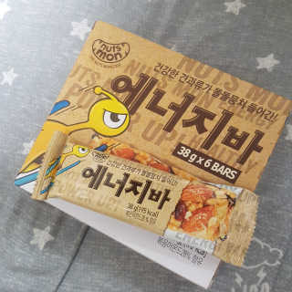 견과가 똘똘 뭉쳐들어간 넛츠몬 에너지바 1BOX 6개입 — 5점을 준 리뷰어가 2018년 1월 올린 사용 사진